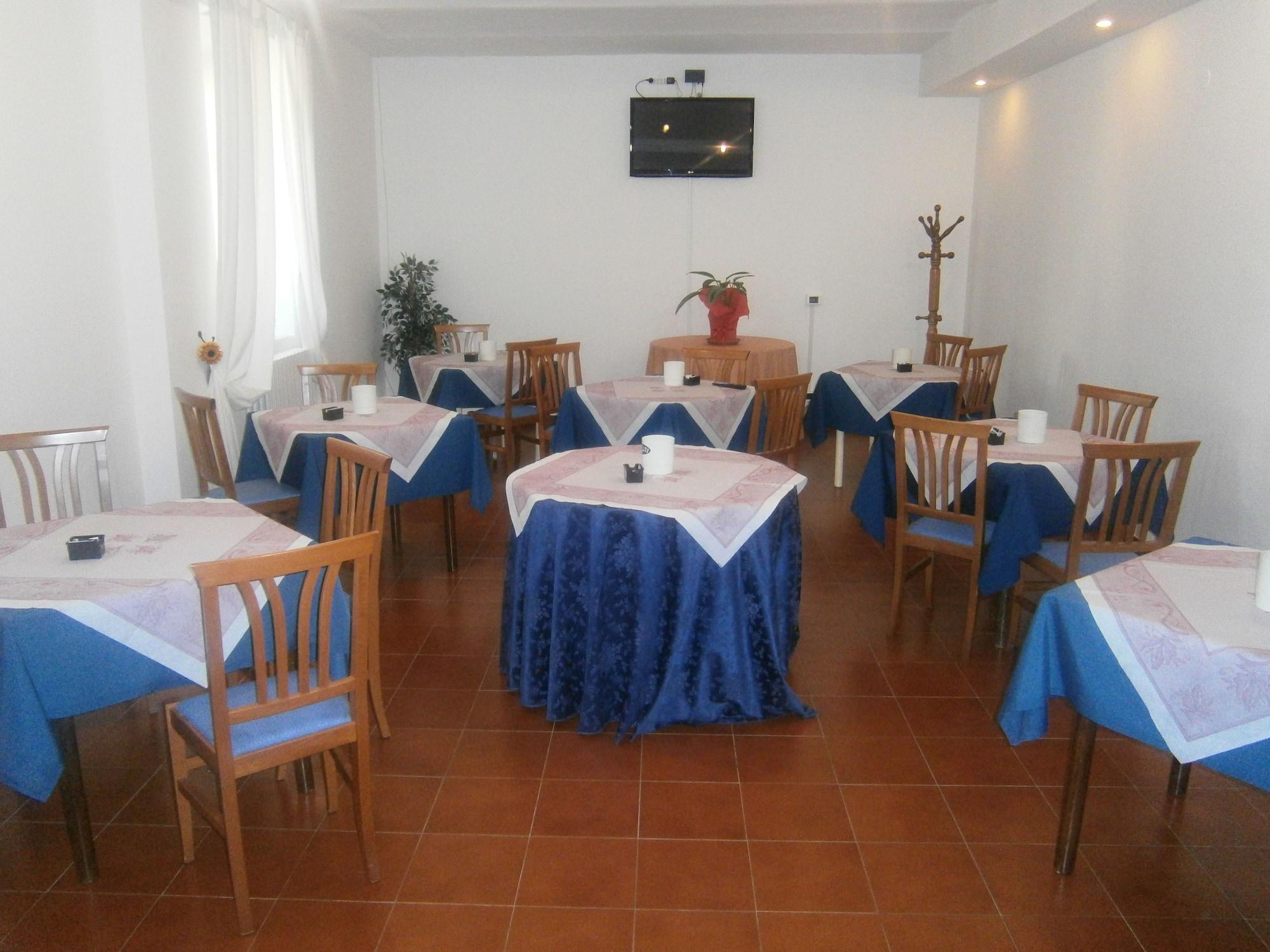 Hotel Villa Del Cardinale Norma Exteriör bild