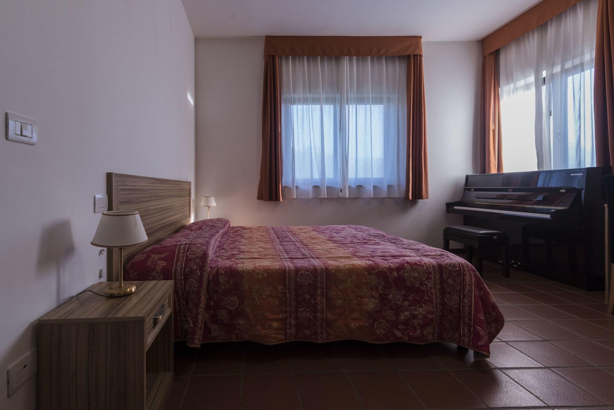 Hotel Villa Del Cardinale Norma Exteriör bild
