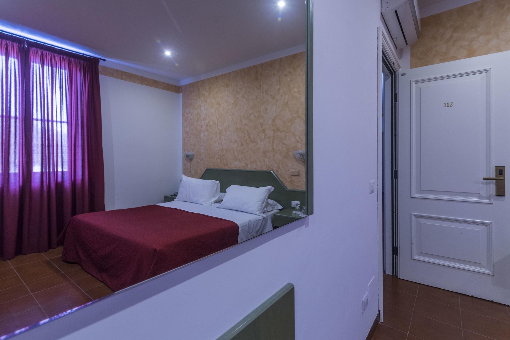 Hotel Villa Del Cardinale Norma Exteriör bild