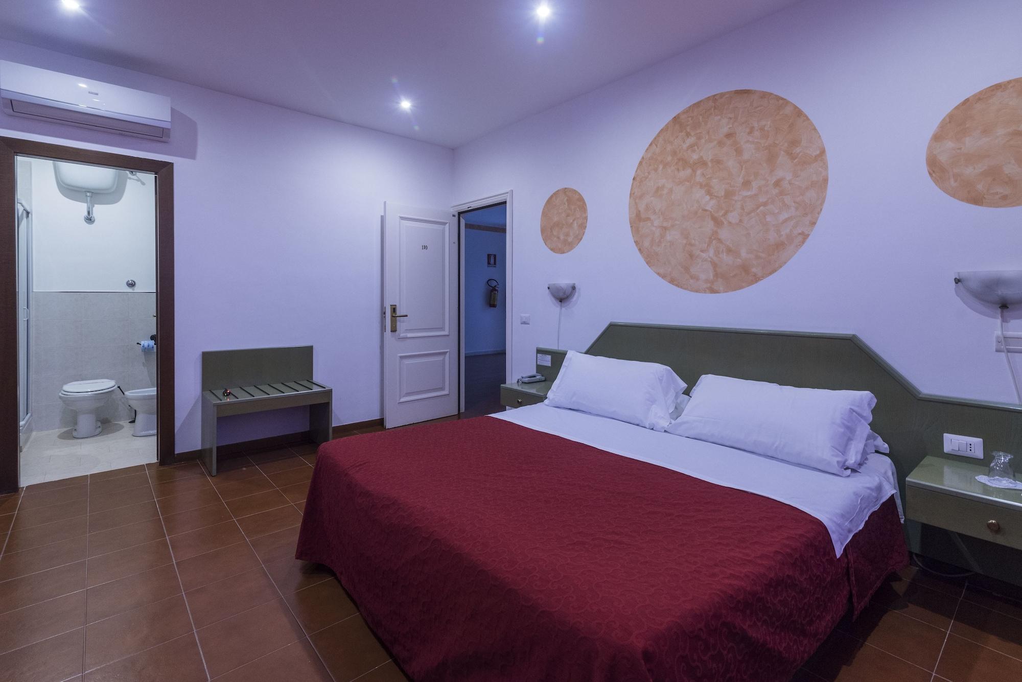 Hotel Villa Del Cardinale Norma Exteriör bild