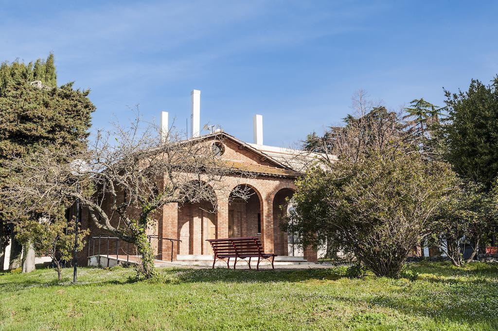 Hotel Villa Del Cardinale Norma Exteriör bild